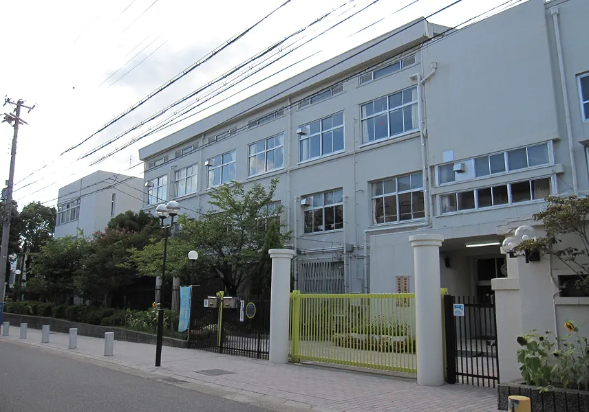 湊川中学校